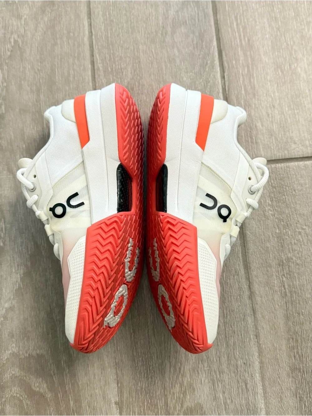 On the Roger Pro 2 Women's White Orange Women’s Size 7 Good Condition